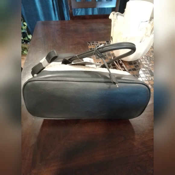 *SOLD*New London Fog Leather Handbag Ostrich - Picture 5 of 5